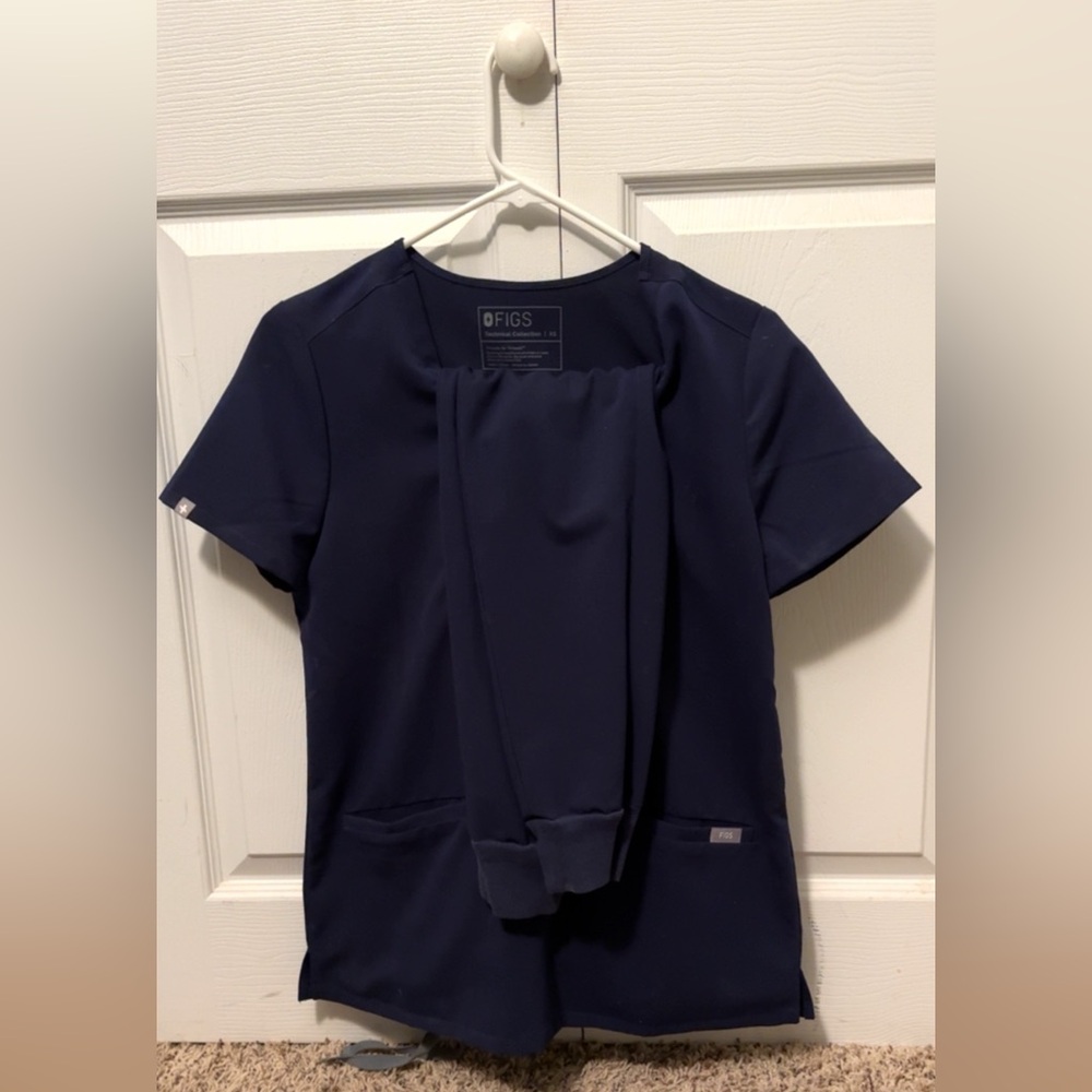 XS Navy blue FIGS scrub set